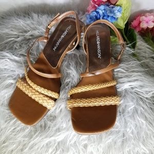Maddi Sandal